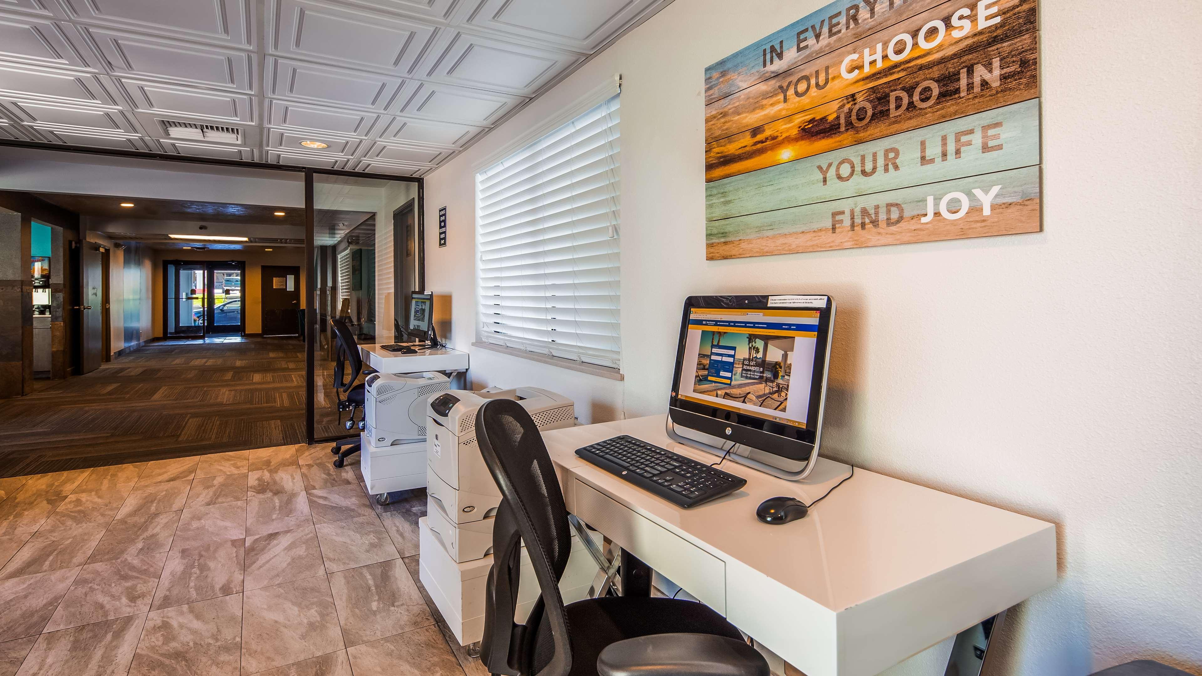 Surestay Plus Hotel By Best Western Пост Фолс Екстериор снимка